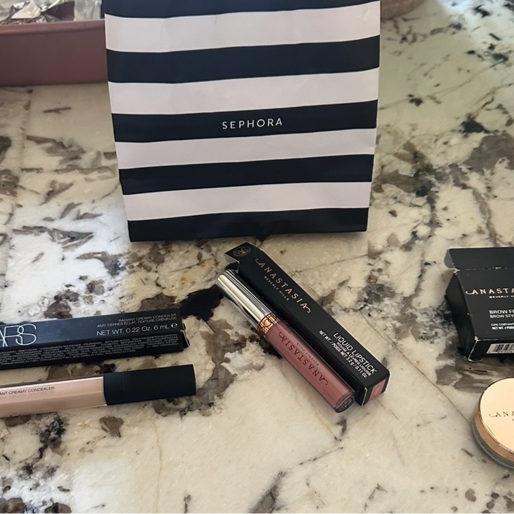 Anastasia Beverly Hills & NARS bundle - concealer , matte lips, brow gel
